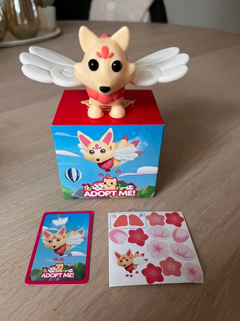 Mcdonalds happy meal speeltje adopt me, Ophalen of Verzenden, Zo goed als nieuw, Jongen of Meisje