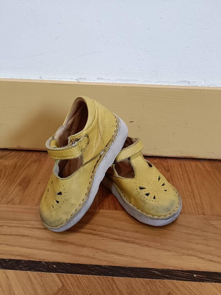 Leren sandalen Young Soles T-bar shoe Rosie geel 23, Ophalen, Gebruikt, Meisje, Young Soles