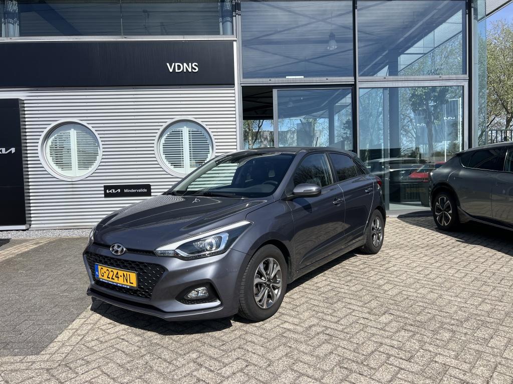 Hyundai i20 1.0 T-GDI Premium AUTOMAAT | CAMERA | WINTERSET, Automaat, 450 kg, Gebruikt, Euro 6