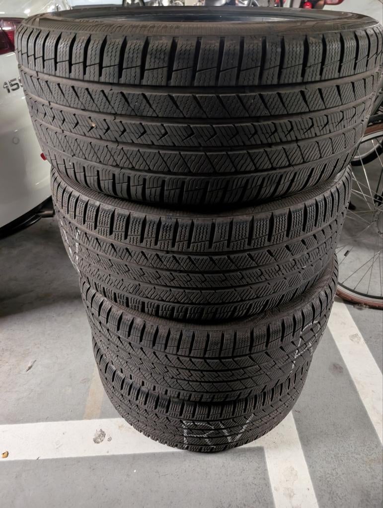 Vredestein Quatrac Pro All Season 235 / 40 / R19, Gebruikt, 235 mm, All Season, Band(en)