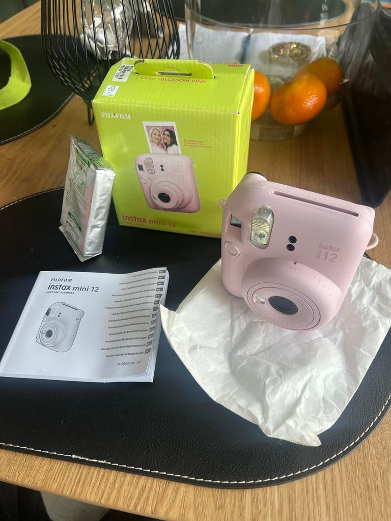 Fujifilm Instax Mini 12 Instant Camera - Roze, Ophalen of Verzenden, Zo goed als nieuw, Fuji