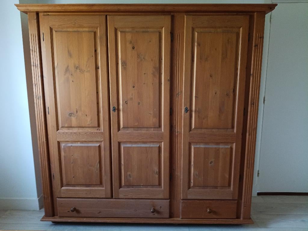 Geloogd grenen linnenkast, Gebruikt, 150 tot 200 cm, 50 tot 75 cm, Ophalen