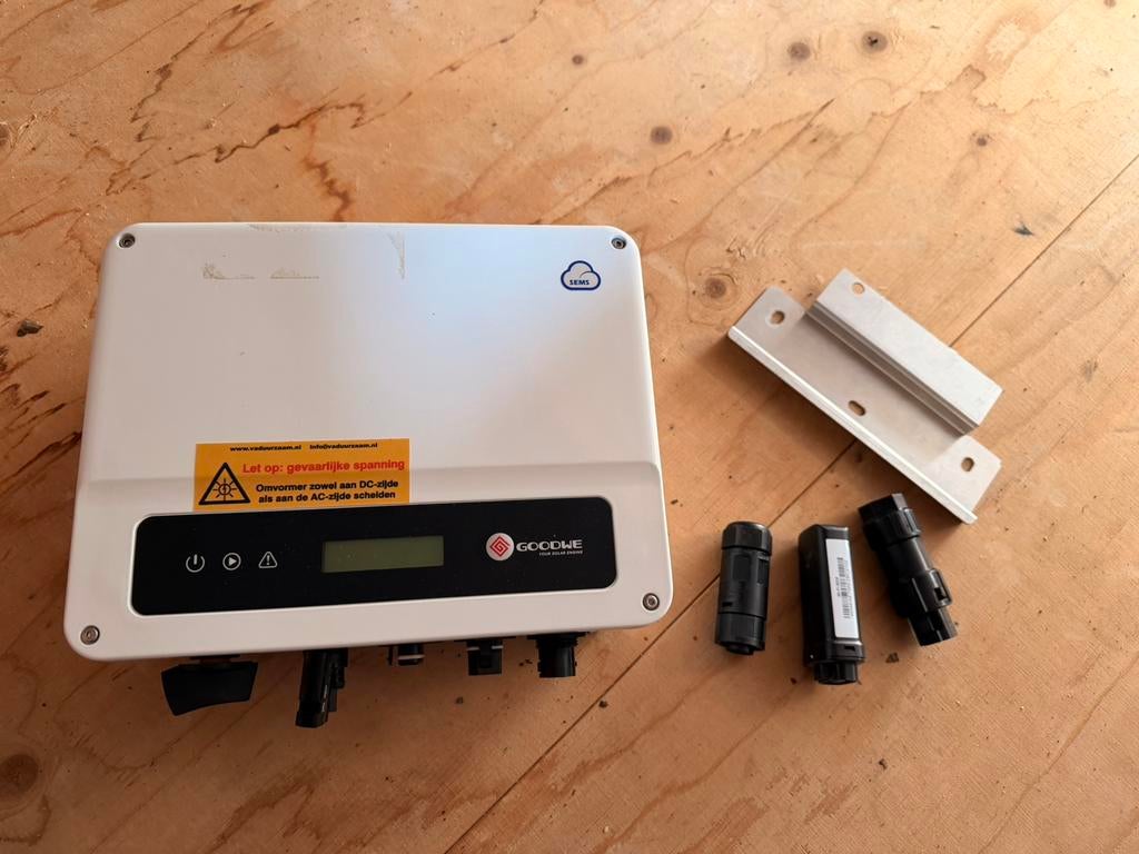 GoodWe GW1000-XS 1-fase omvormer, Ophalen of Verzenden, Zo goed als nieuw, Overige typen