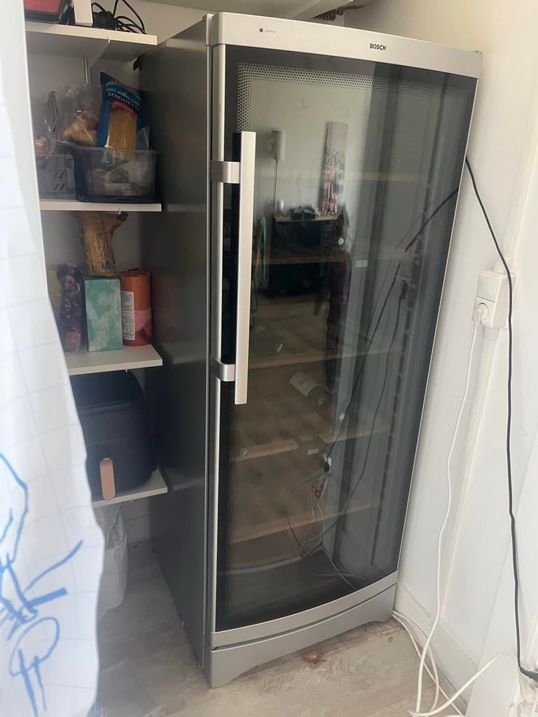 Bosch Wijnklimaatkast - Perfect voor Wijnliefhebbers, Witgoed en Apparatuur, Koelkasten en IJskasten, Ophalen, 150 tot 200 liter