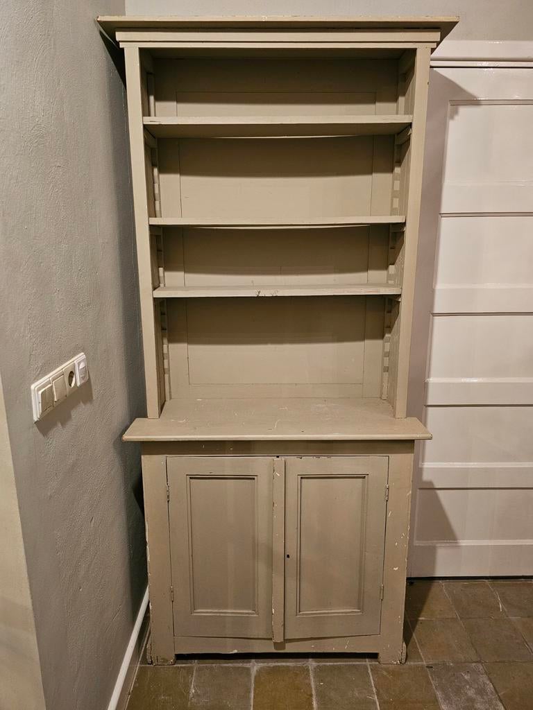 Oude kast, boeken, keuken, Ophalen