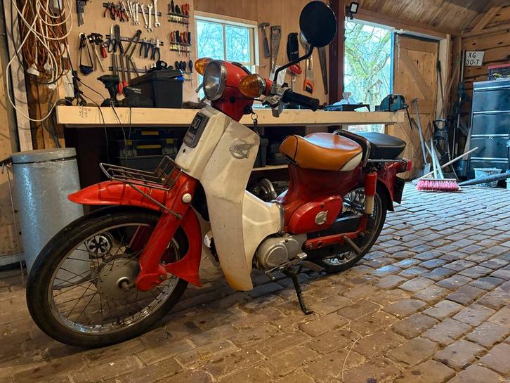 Honda C50 1977 70cc - Loopt goed., Fietsen en Brommers, Brommers | Honda, Gebruikt, Overige modellen, Ophalen