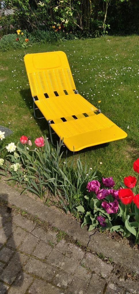Vrolijke stretcher met hoofdsteun voor zit- of ligstand, Tuin en Terras, Ligbedden, Ophalen, Zo goed als nieuw, Kunststof, Inklapbaar