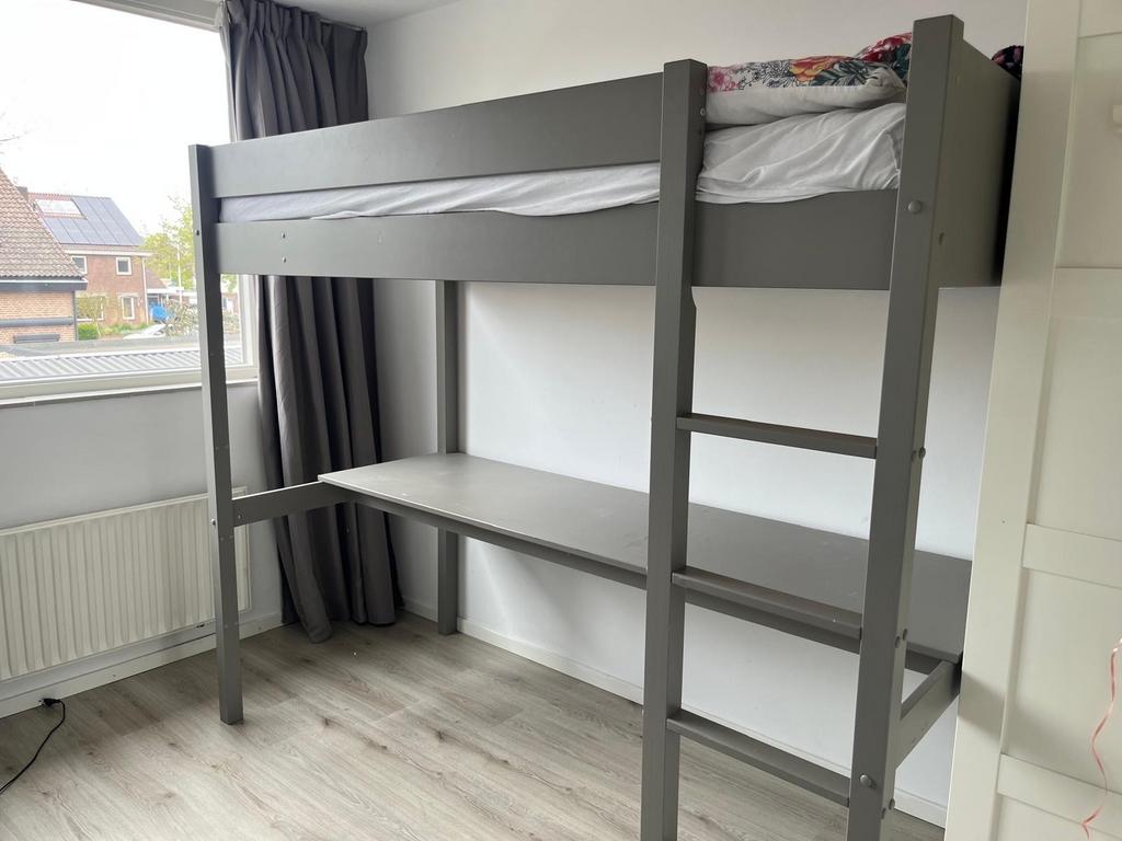 2 Hoogslapers met Bureau - Ideaal voor Kinderkamers, Huis en Inrichting, Slaapkamer | Stapelbedden en Hoogslapers, Ophalen, Gebruikt