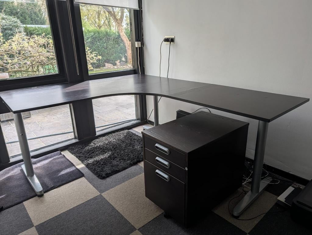 Ikea 200X160cm groot hoek bureau donkerbruin ladeblok, Ophalen, Gebruikt, Hoekbureau, Bruin
