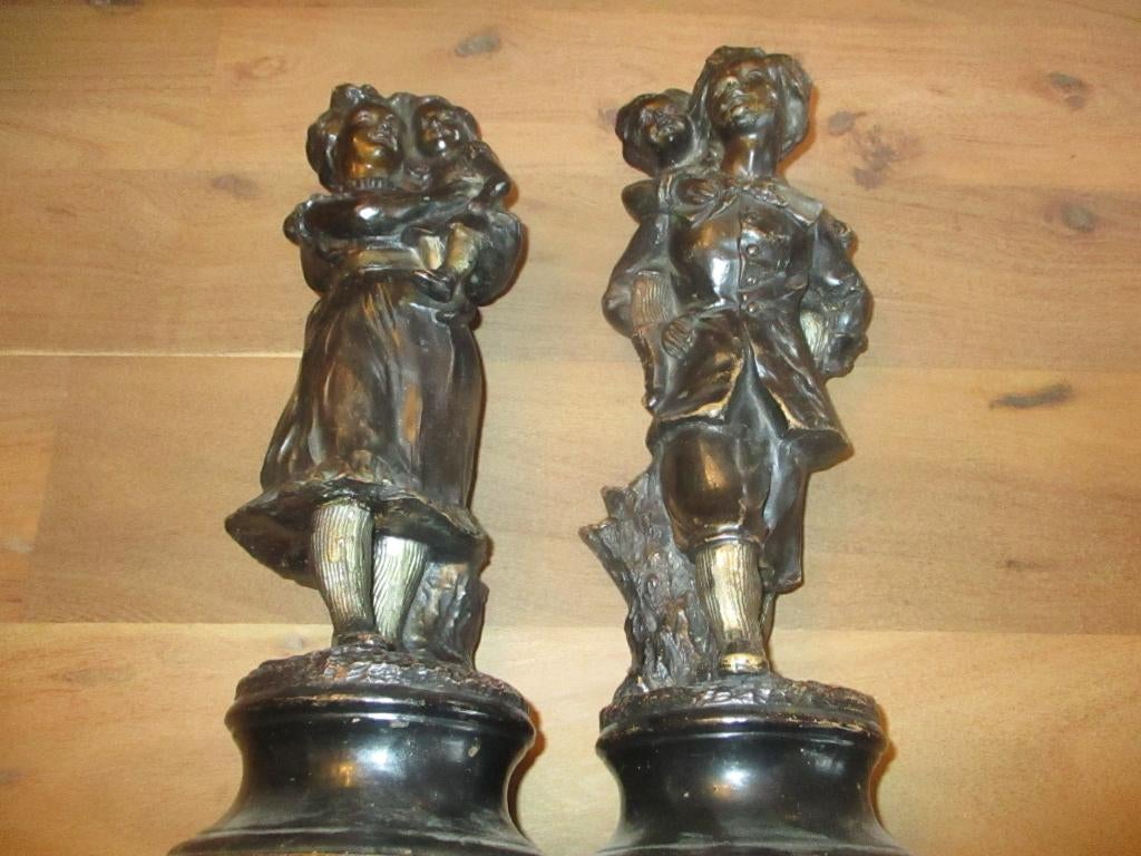 Twee IJzeren Beelden nog heel mooi / 35 cm hoog .35 euro ., Ophalen of Verzenden, Zo goed als nieuw