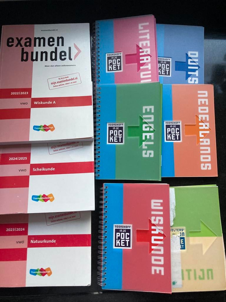 Examenbundel VWO scheikunde natuurkunde wiskunde A, Boeken, Schoolboeken, Ophalen of Verzenden, Zo goed als nieuw, VWO, Natuurkunde