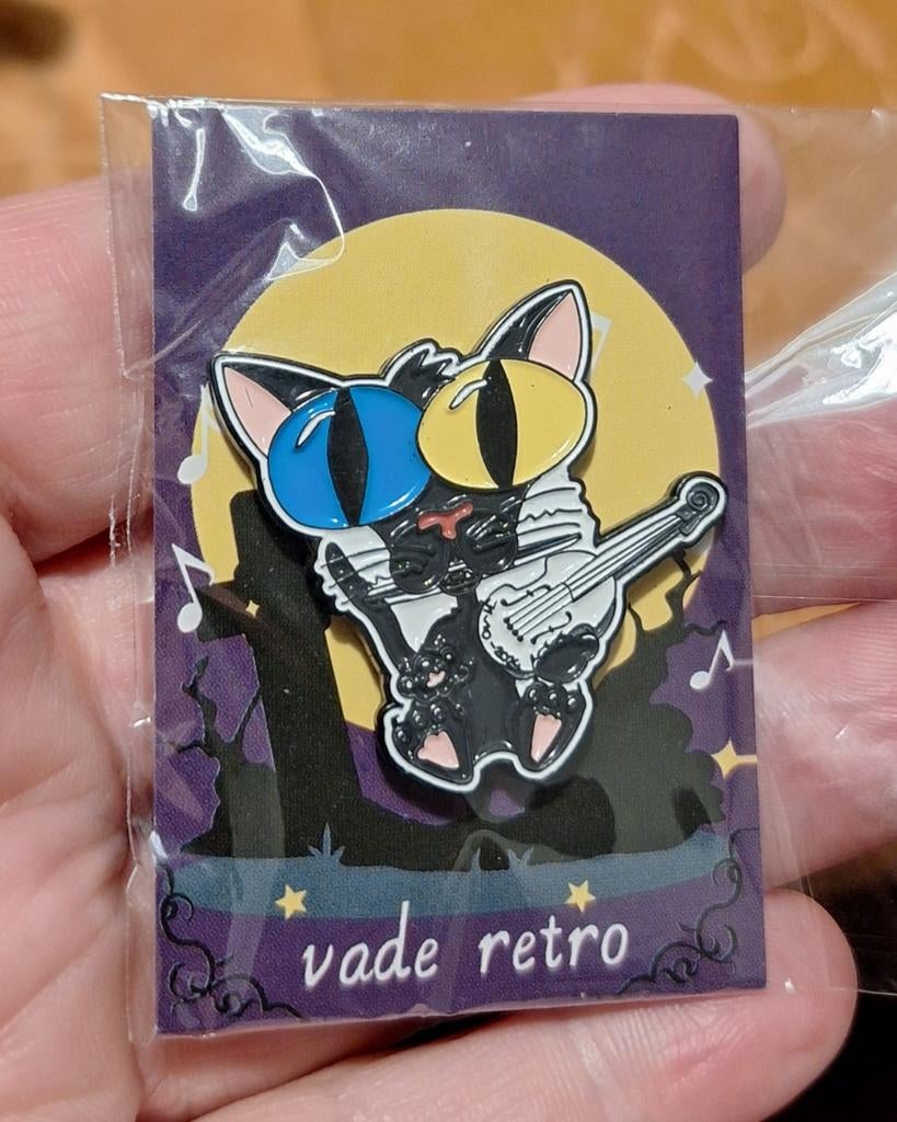 ALLEEN VANDAAG 6 EURO! Danse macabre poes efteling., Ophalen of Verzenden, Zo goed als nieuw, Button of Speldje