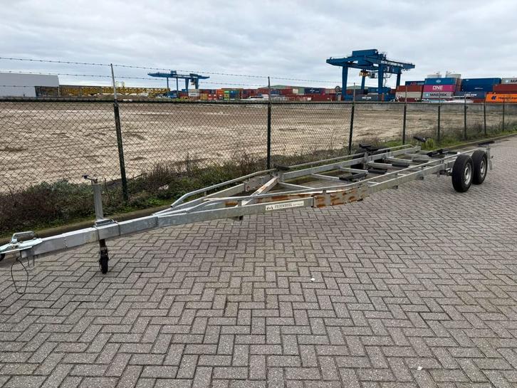 Freewheel dubbel-as boottrailer, Watersport en Boten, Boottrailers, Zo goed als nieuw, Minder dan 6 meter, Stallingstrailer, Ophalen of Verzenden