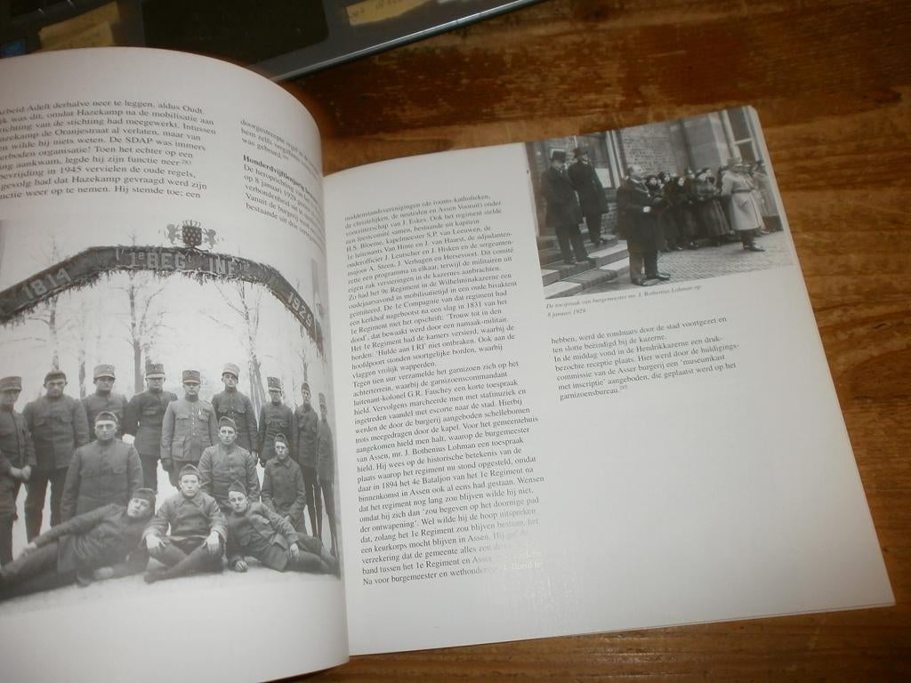 157 jaar militair garnizoen assen met veel oude fotos, Ophalen of Verzenden, Tweede Wereldoorlog, Nieuw, Overige onderwerpen