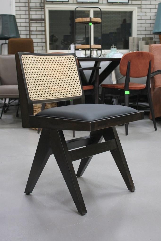 5 x eetkamerstoel Pierre Jeanneret stijl zwart hout webbing, Ophalen, Zo goed als nieuw, Leer, Vijf, Zes of meer stoelen