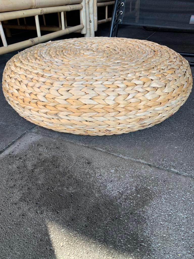 Lage bijzettafel van riet, Tuin en Terras, Tuintafels, Ophalen, Zo goed als nieuw, Rond