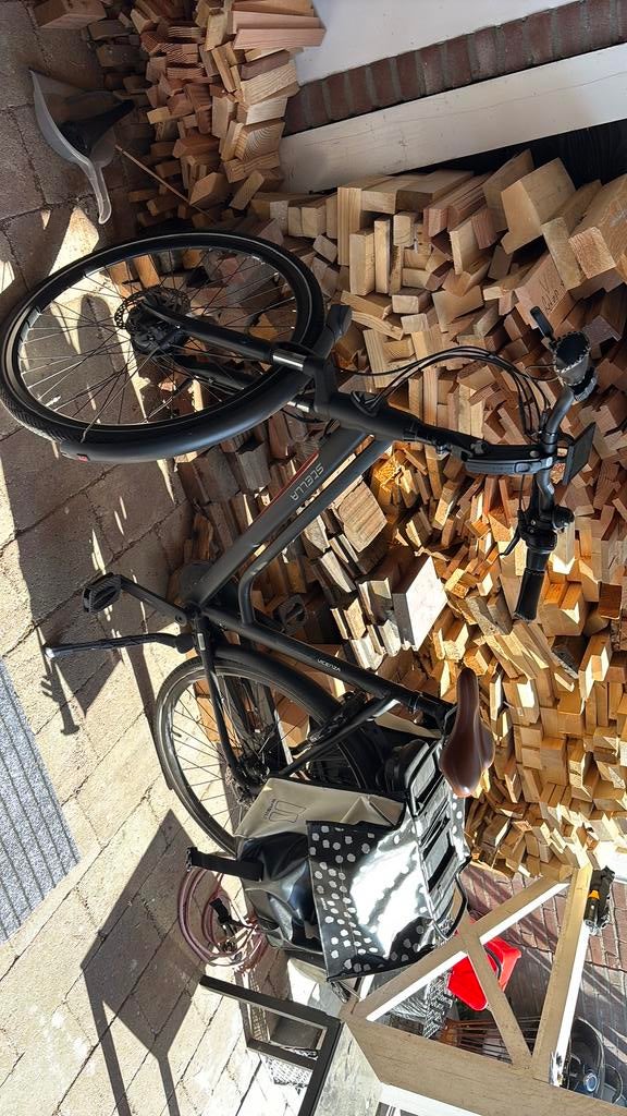 Nette electrische damesfiet stella, Fietsen en Brommers, Elektrische fietsen, Zo goed als nieuw, 50 km per accu of meer, 55 tot 59 cm