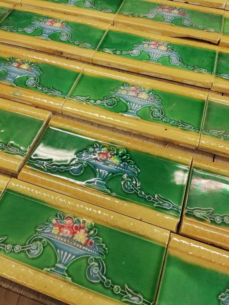 42 stuks (630cm) prachtige jugendstil randtegels 15x7,5 cm