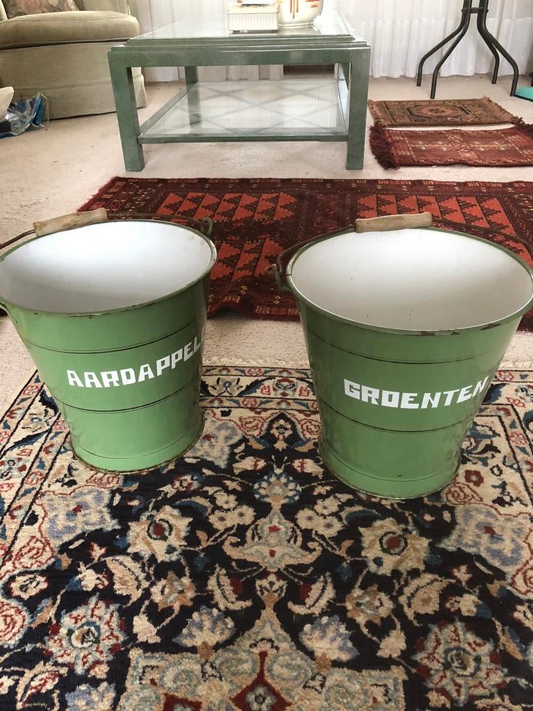 Twee geëmailleerde  emmers met opschrift, Ophalen, Gebruikt, IJzer