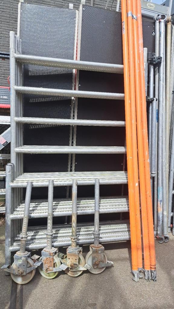 Te koop 6.20 werkhoogte rolsteiger, Doe-het-zelf en Verbouw, Steigers, Ophalen of Verzenden, Rolsteiger of Kamersteiger, 5 meter of hoger