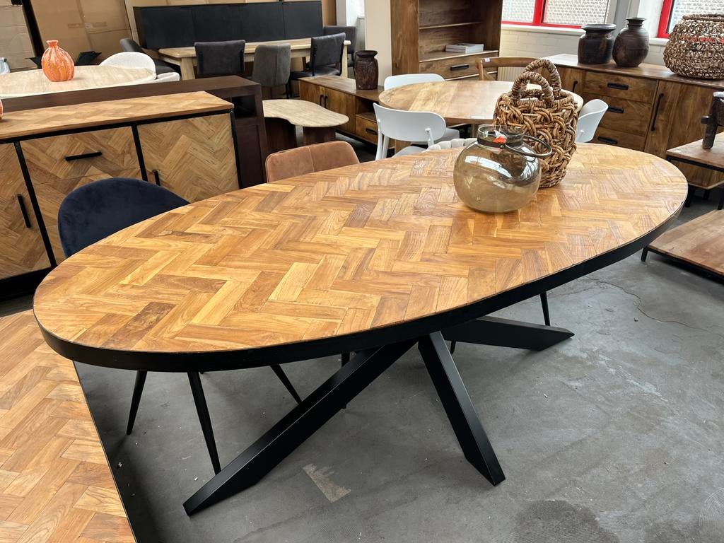 Magazijn leegverkoop eettafel ovaal Accent teakhout matrix, Huis en Inrichting, Woonaccessoires | Overige, Hout, Nieuw, Ophalen of Verzenden