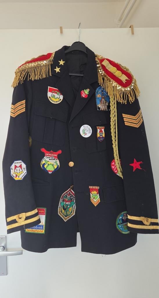 Oeteldonk Jas Heren Maat L met Embleems, Maat 52/54 (L), Carnaval, Ophalen of Verzenden, Zo goed als nieuw
