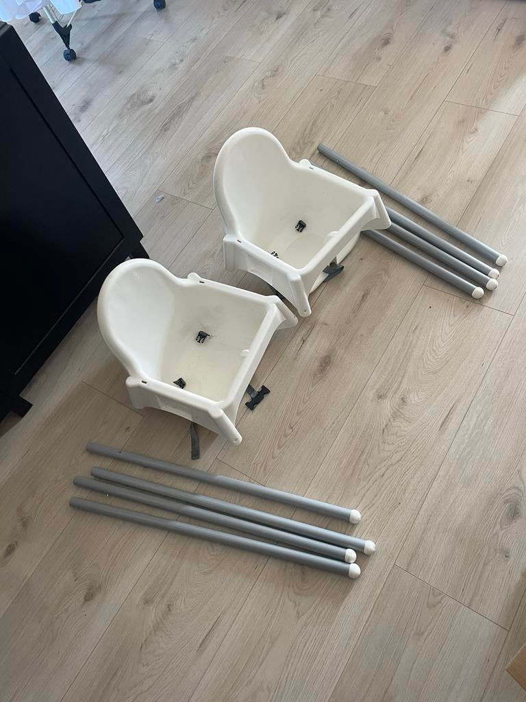 Twee Ikea kinderstoeltjes, Ophalen, Zo goed als nieuw, Overige typen, Gordel(s)