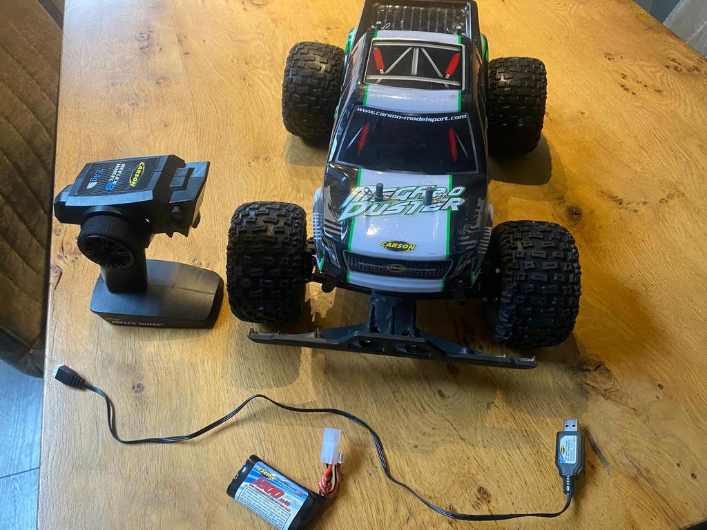Mooie rc auto, Hobby en Vrije tijd, Modelbouw | Radiografisch | Auto's, Ophalen of Verzenden, Zo goed als nieuw, Overige schalen