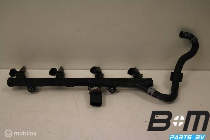 Brandstofrail met injectoren Audi A3 8V Limo 06L906031A, Gebruikt