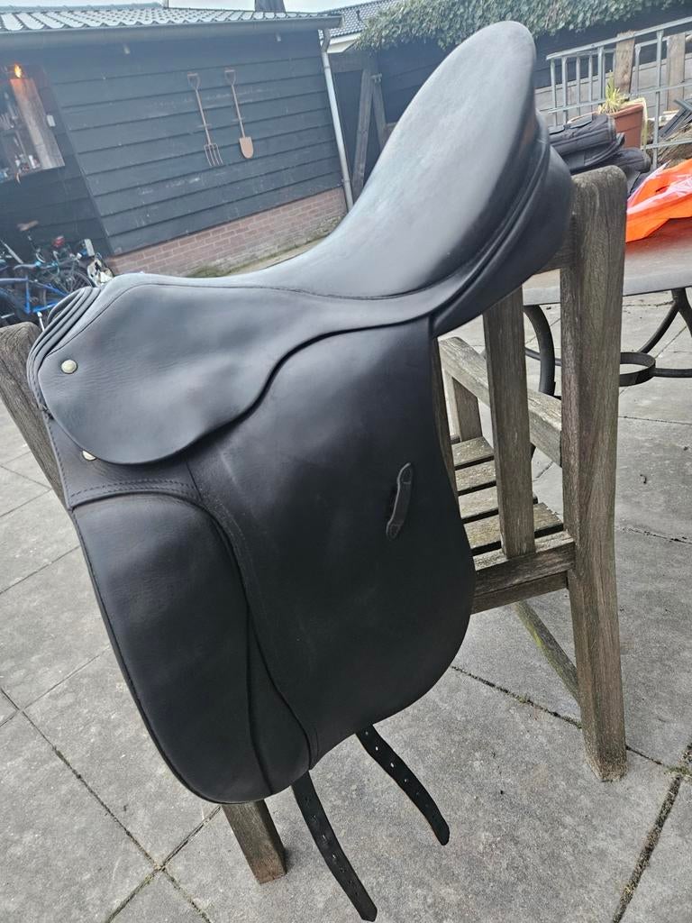 Goede staat Passier Grand Gilbert zadel medium 17.5, Dieren en Toebehoren, Ophalen of Verzenden, Zo goed als nieuw, Dressuur