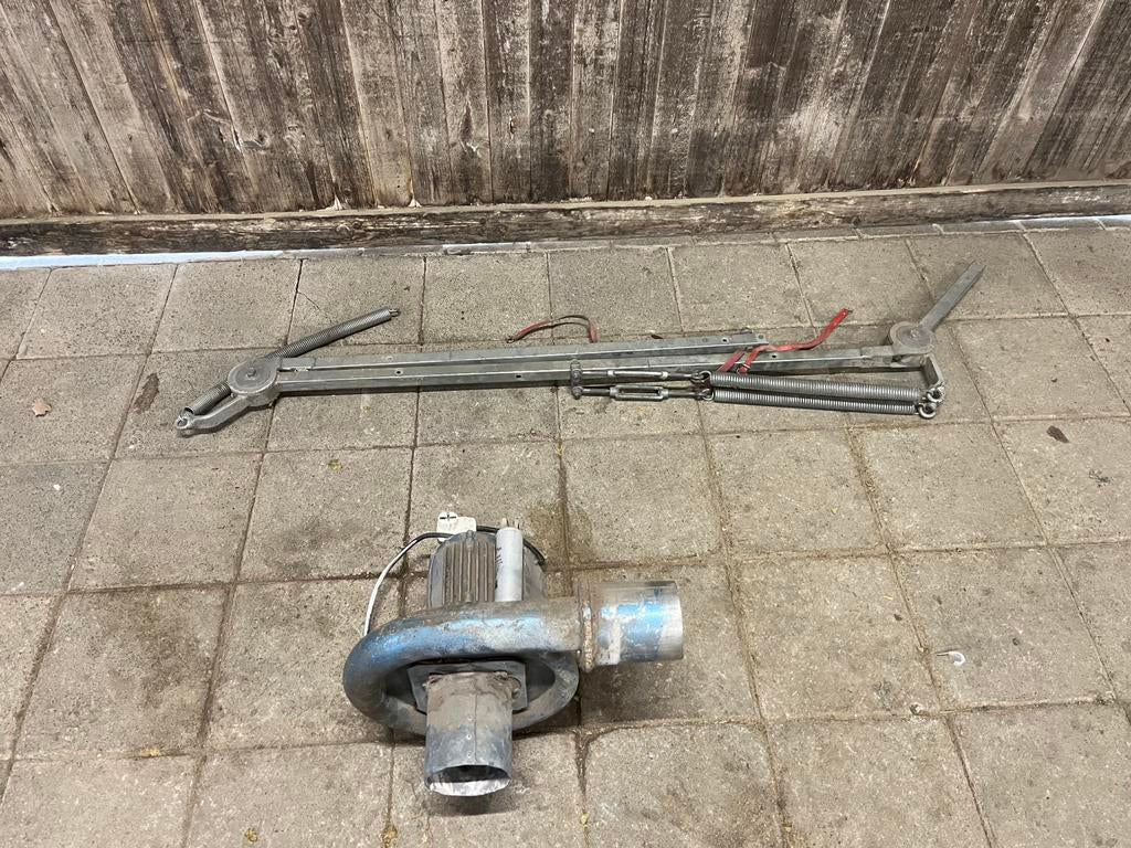 Afzuig arm met ventilator 220v, Ophalen, Gebruikt, Ventilator
