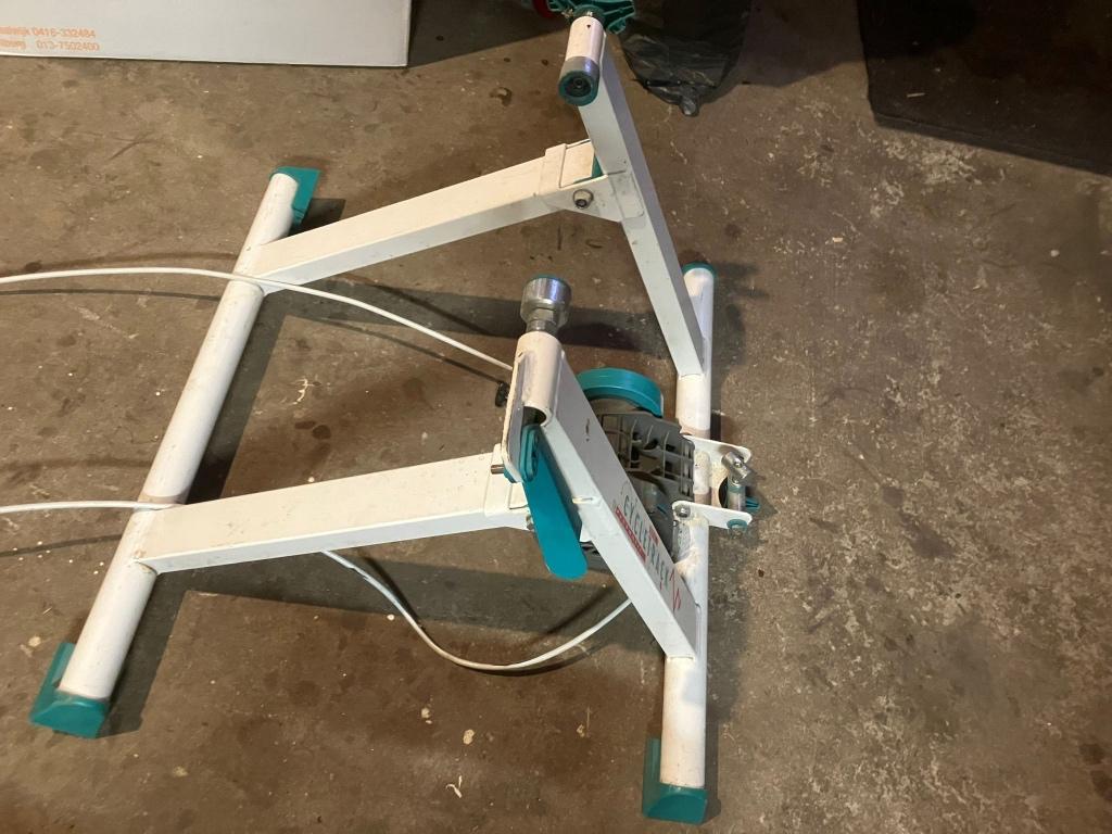 Fietstrainer voor binnen, Sport en Fitness, Wielrennen, Ophalen, Gebruikt, Overige typen