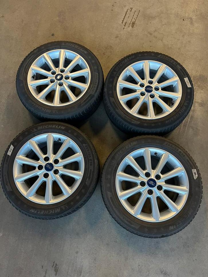 Ford Focus winterbanden, Auto-onderdelen, Banden en Velgen, Banden en Velgen, All Season, 16 inch, 205 mm, Personenwagen, Nieuw