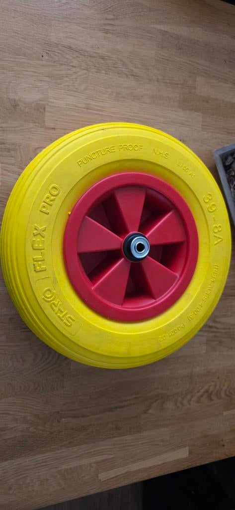 Starco Flex Pro Kruiwagenwiel - Lekvrij Geel/Rood, Tweewielig, Ophalen of Verzenden, Zo goed als nieuw, Stapo Flex Pro