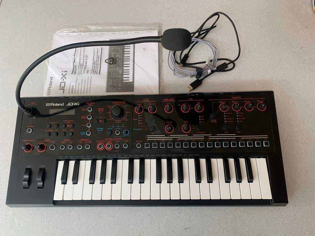 Roland JD-XI Synthesizer met Ripcord voeding, Muziek en Instrumenten, Gebruikt, Roland, Met midi-aansluiting, Overige aantallen