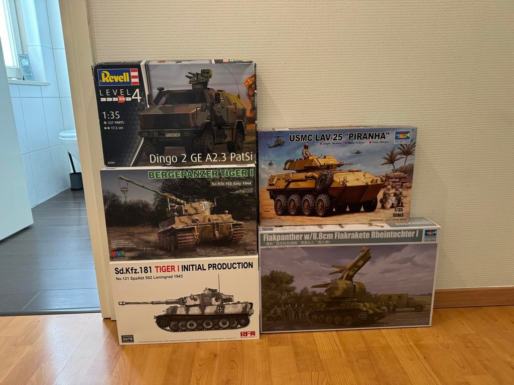 Modelbouw lot tanks - Trumpeter, Revell, RFM,RMF, Tank, Nieuw, Ophalen of Verzenden, 1:32 tot 1:50