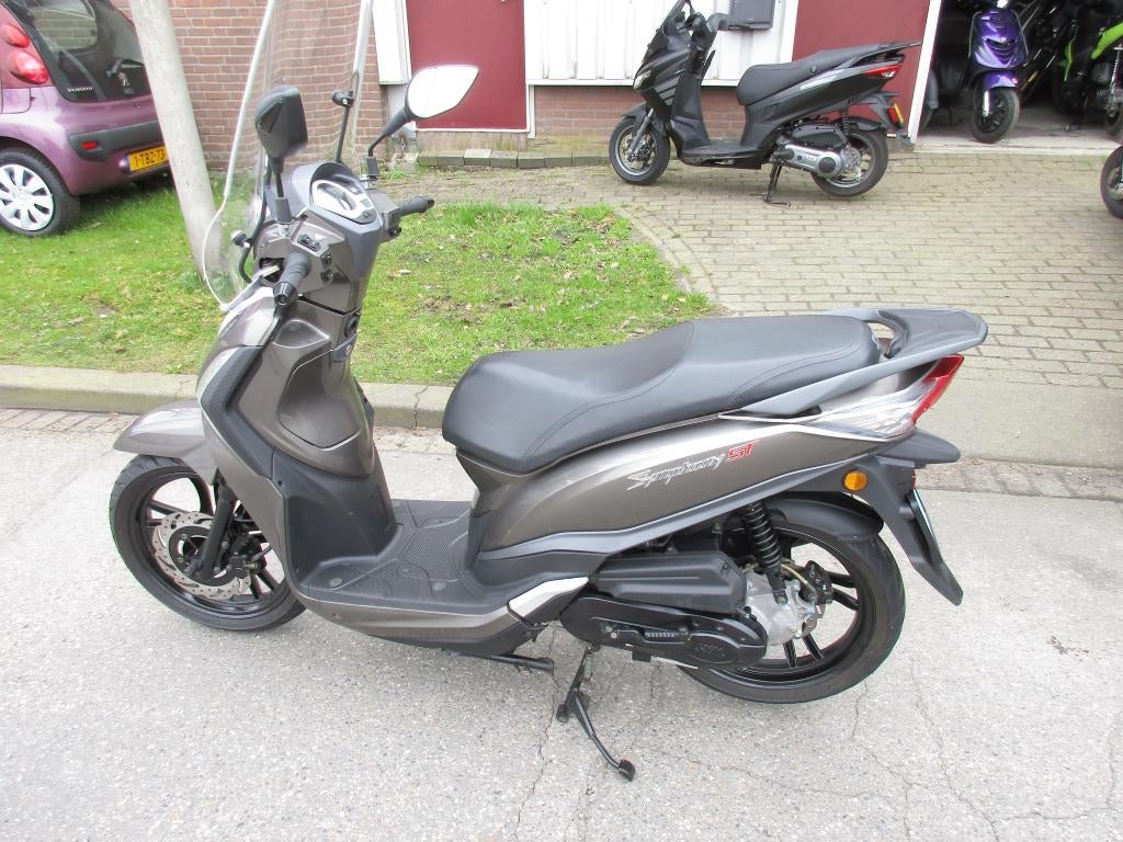 Sym Symphony  Snorzeer mooi met echt 2667 km, Fietsen en Brommers, Snorfietsen en Snorscooters, Zo goed als nieuw, SYM, Benzine