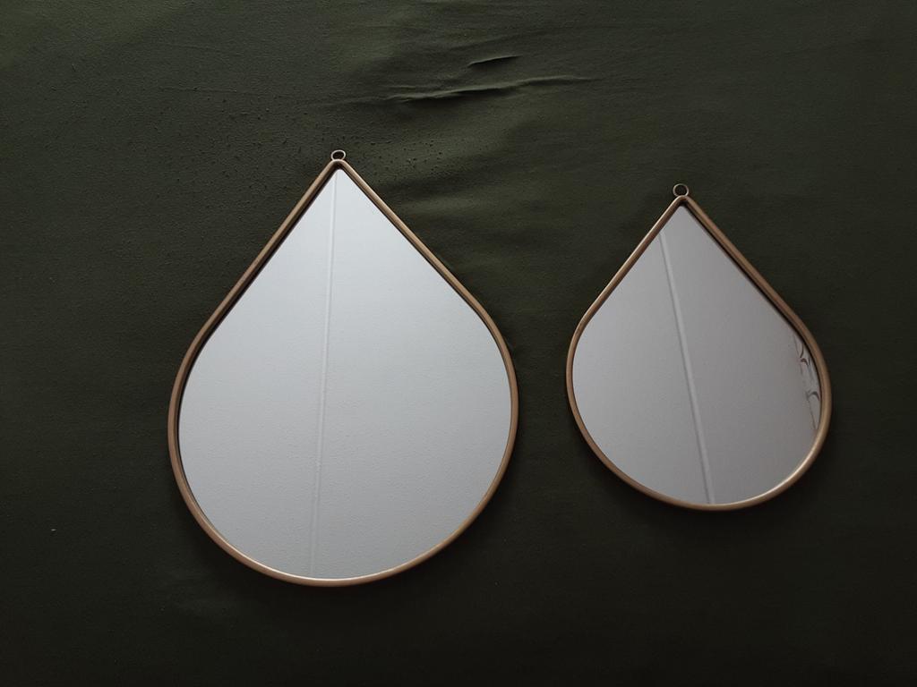 2 druppel spiegeltjes met een goud randje, Ophalen