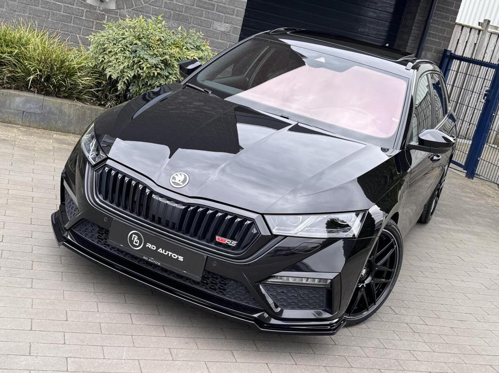 Skoda Octavia 1.4 TSI RS iV PHEV Pano Hud ACC Massage Camera, Gebruikt, 4 cilinders, Zwart, Hybride Elektrisch/Benzine