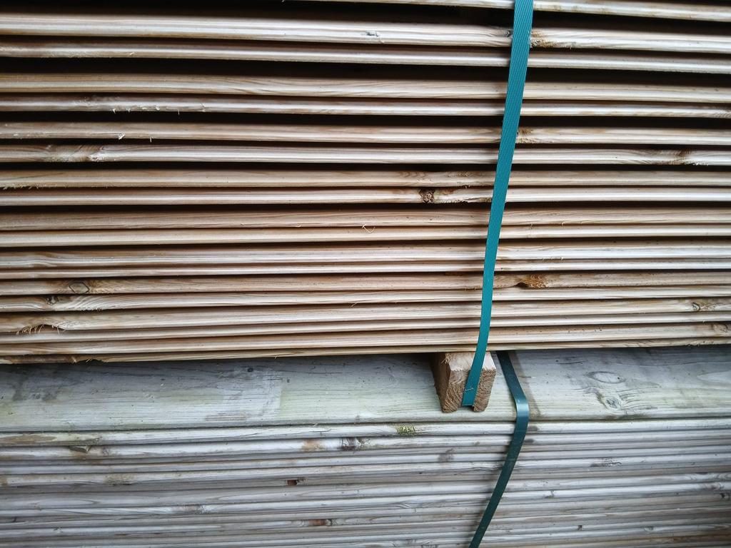 Geïmpregneerde grenen rabatdelen 1.6 x 14 x 3 m en 4 m lang, Ophalen, Minder dan 25 mm, Grenen, Nieuw