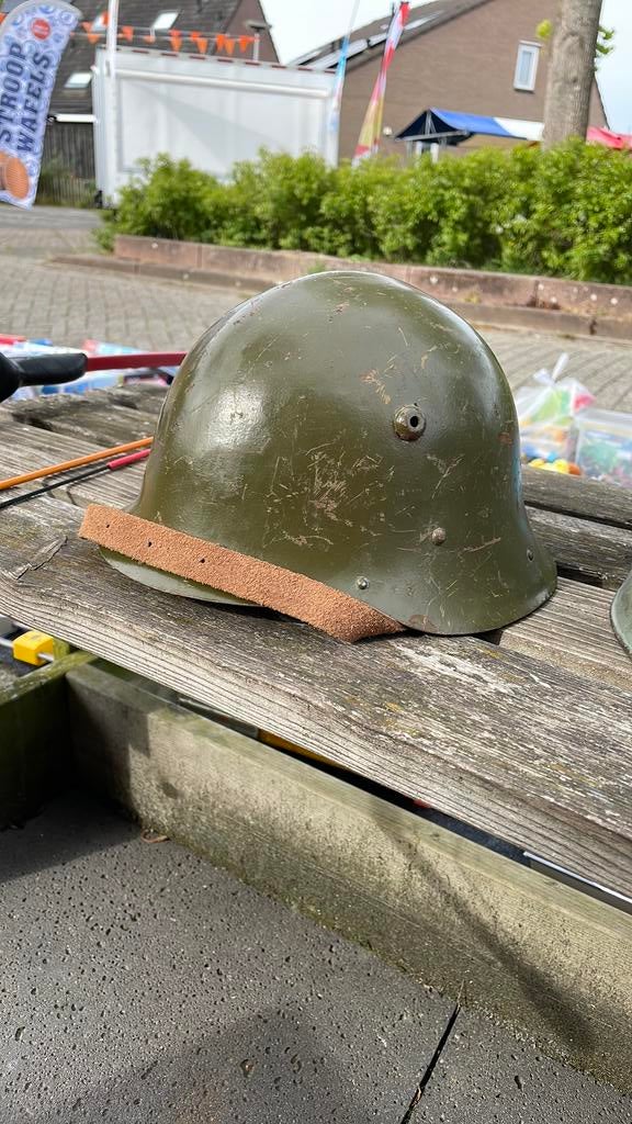 Bulgaarse helm wo2, Ophalen of Verzenden, Nederland, Helm of Baret