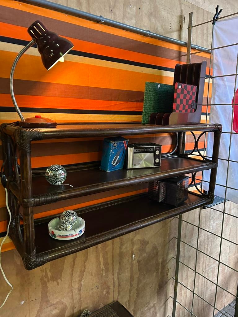 Vintage jaren 70 rotan wandrek/ wand kast, Ophalen, ?, Zo goed als nieuw, ?