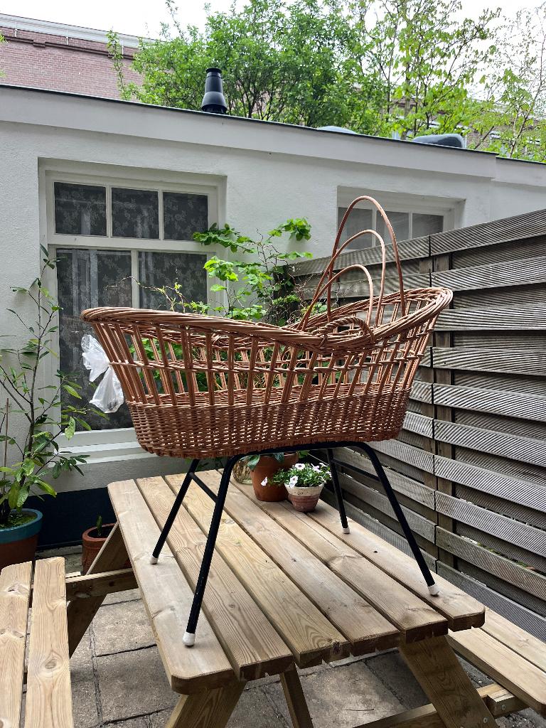 Rieten rotan wieg (vintage), Kinderen en Baby's, Babywiegjes en Ledikanten, Ophalen, Gebruikt, Wieg