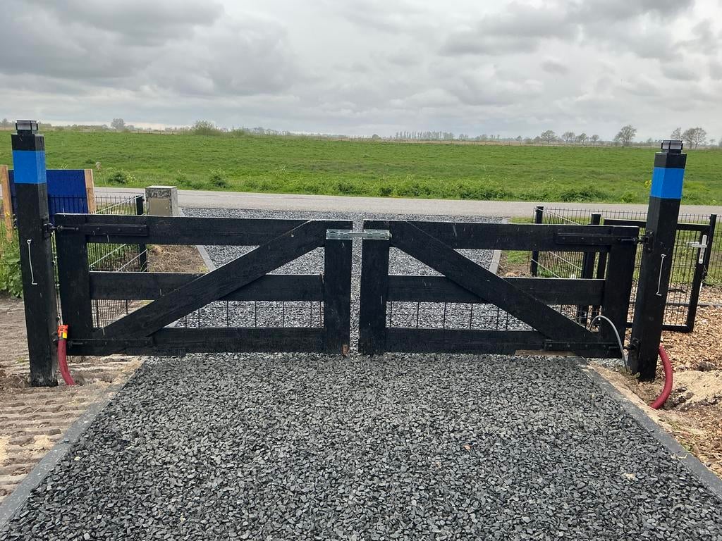 Houten dubbele poort 4 meter breed voor oprit of weide, Tuin en Terras, Ophalen, Zo goed als nieuw, Hout, Tuinhek