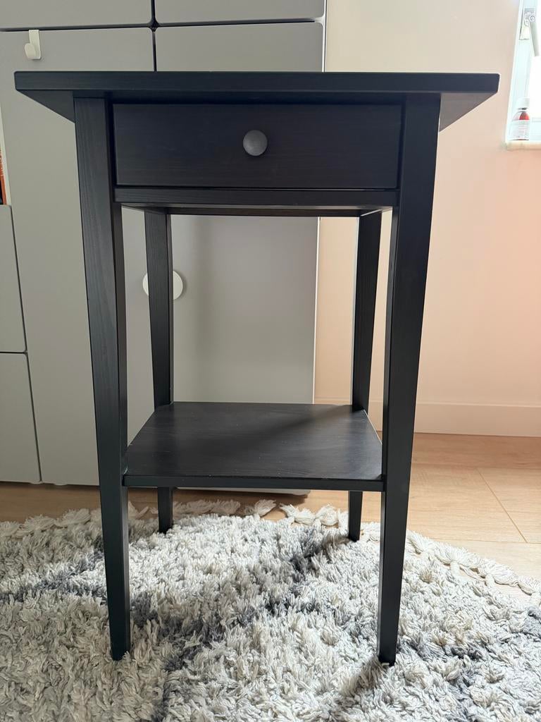 IKEA Hemnes nachtkastje met lade - zwart, Huis en Inrichting, Gebruikt, Minder dan 45 cm, Hout, 55 tot 70 cm