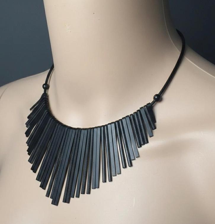 Statement ketting zwart gothic met plaatjes, Sieraden, Tassen en Uiterlijk, Kettingen, Nieuw, Overige materialen, Zwart, Verstelbaar