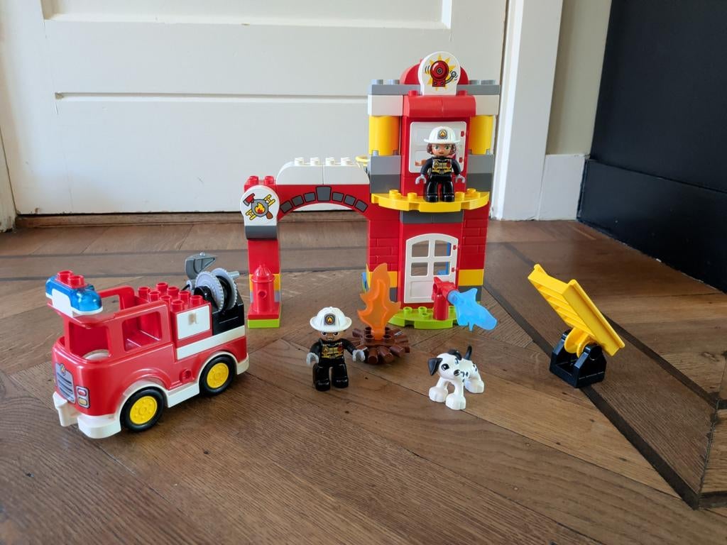 LEGO Duplo 10903 Brandweerkazerne met brandweerwagen, Gebruikt, Overige thema's, Ophalen of Verzenden, Duplo
