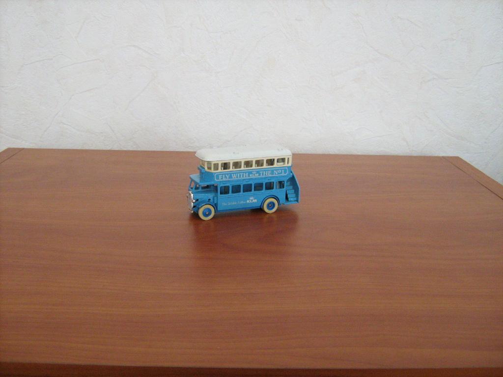 KLM dubbeldekker, Lledo, Schaal 1:87, Hobby en Vrije tijd, Modelauto's | 1:87, Ophalen of Verzenden, Zo goed als nieuw, Bus of Vrachtwagen