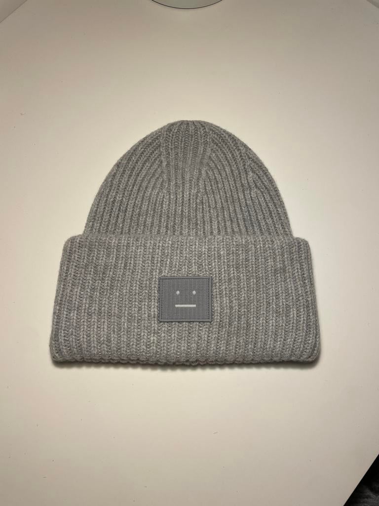 Acne Studios Muts - Grijs, Kleding | Dames, Mutsen, Sjaals en Handschoenen, Ophalen of Verzenden, Nieuw, Maat 38/40 (M), Muts