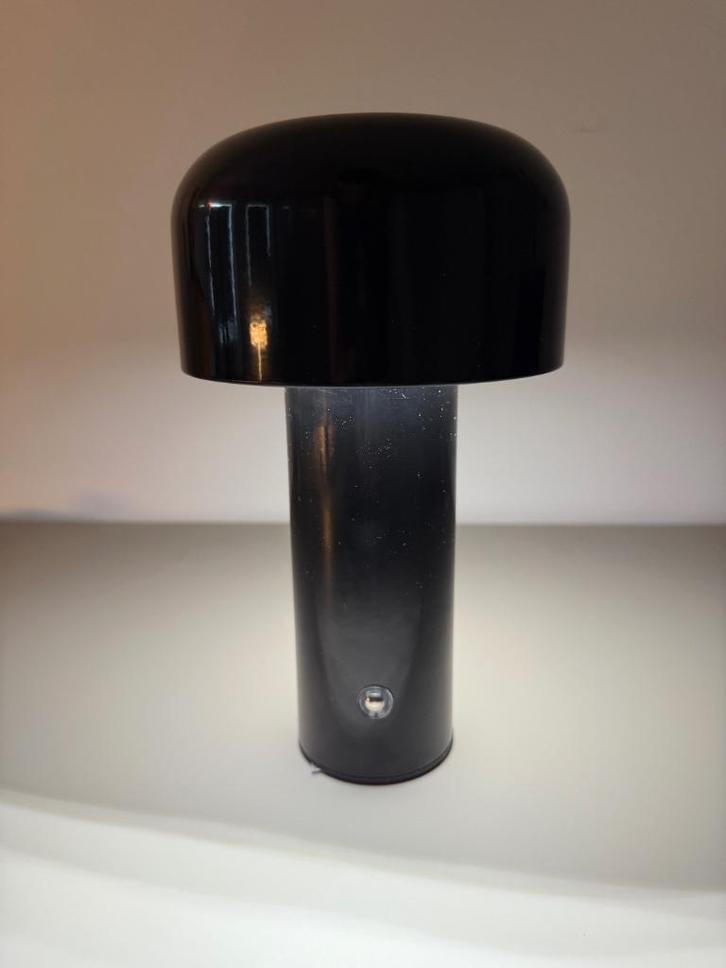 Arne Black – Design tafellamp in zwart, Huis en Inrichting, Lampen | Tafellampen, Nieuw, Minder dan 50 cm, Metaal, Verzenden